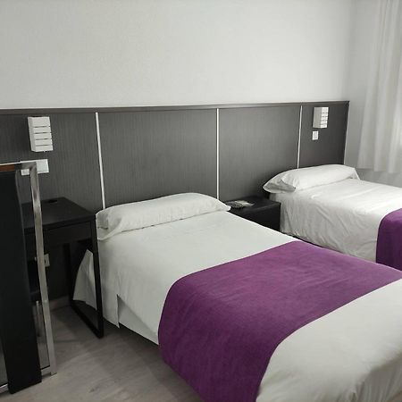 Hostal Dona Isabel Majadahonda Eksteriør bilde