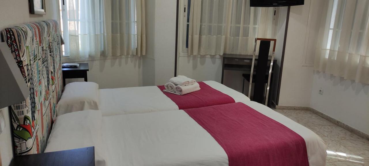 Hostal Dona Isabel Majadahonda Eksteriør bilde