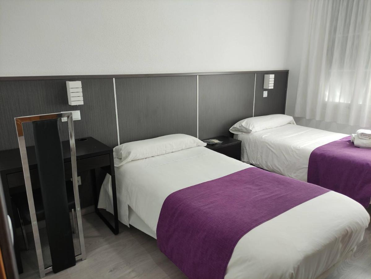 Hostal Dona Isabel Majadahonda Eksteriør bilde