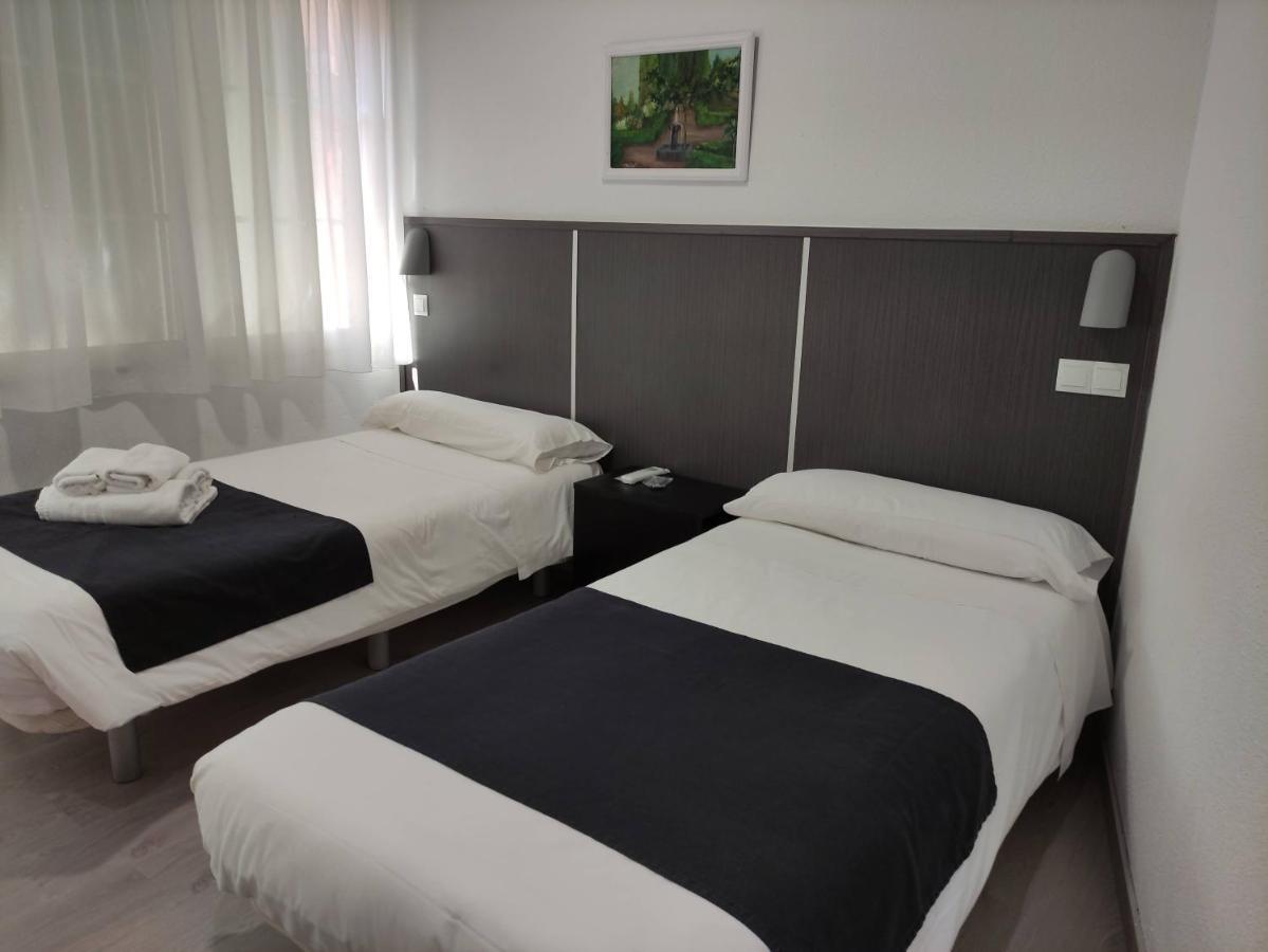Hostal Dona Isabel Majadahonda Eksteriør bilde