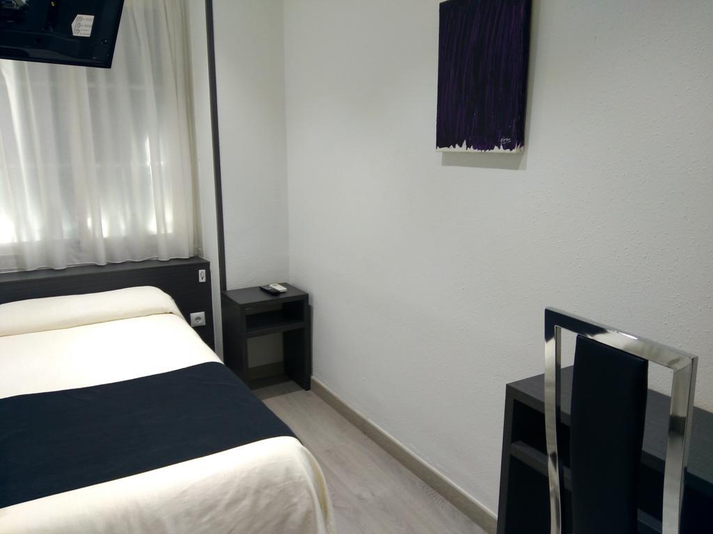 Hostal Dona Isabel Majadahonda Eksteriør bilde