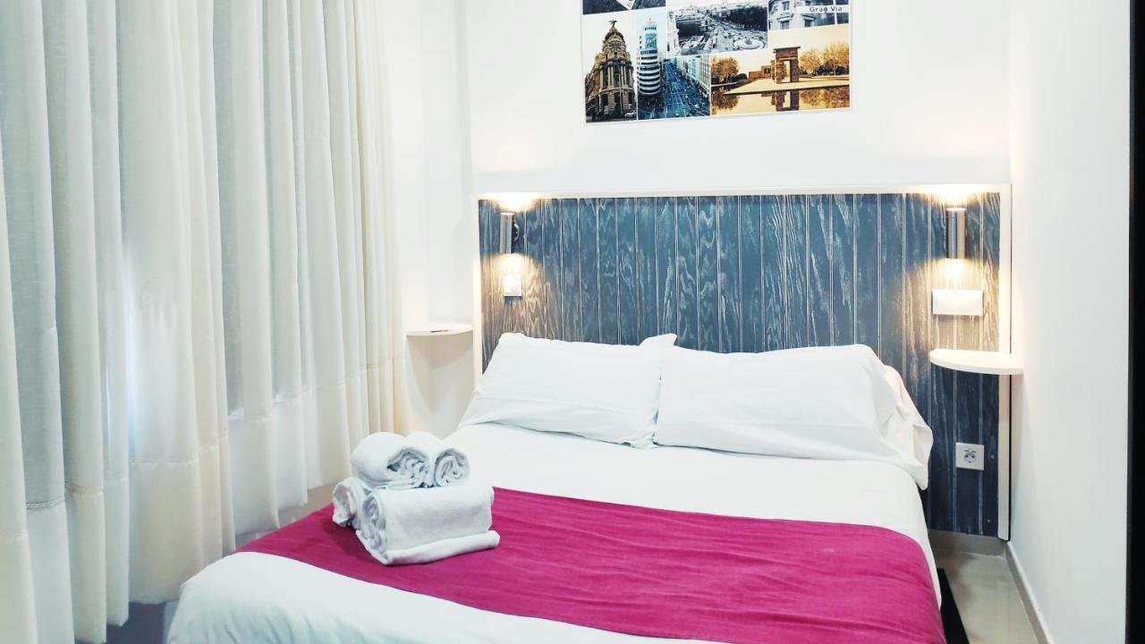 Hostal Dona Isabel Majadahonda Eksteriør bilde