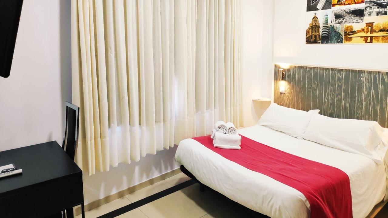 Hostal Dona Isabel Majadahonda Eksteriør bilde