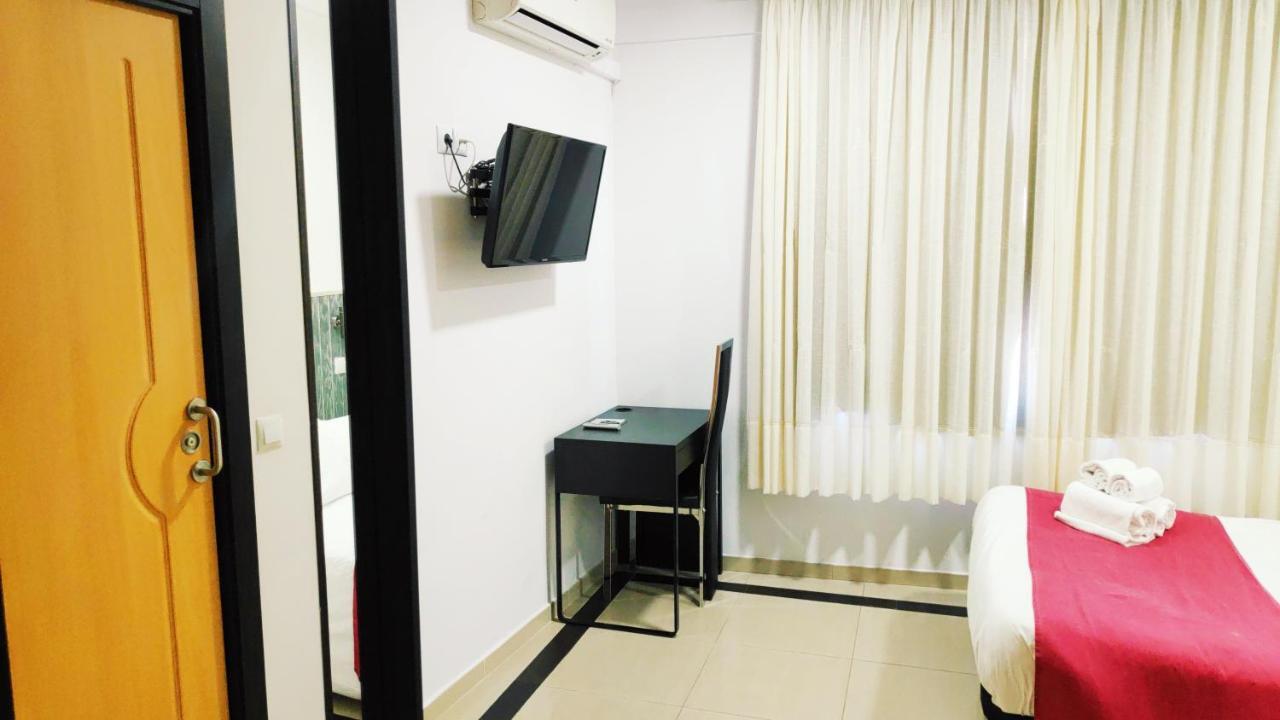 Hostal Dona Isabel Majadahonda Eksteriør bilde
